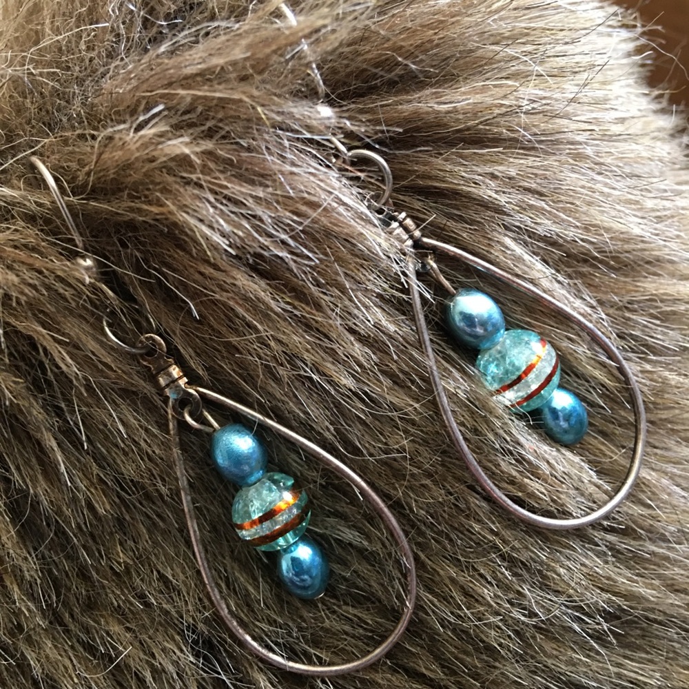 Vintage crackle bead fish hook dangle earrings